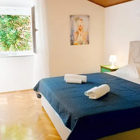 Seastone Alta Villa *