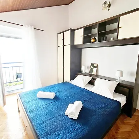 Seastone Alta Beachfront * Trogir