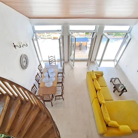 Seastone Alta Beachfront Villa