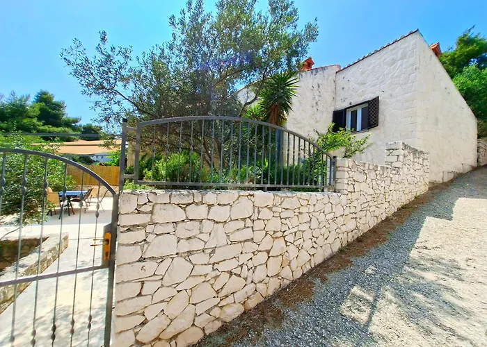 Seastone Alta Beachfront Villa Trogir