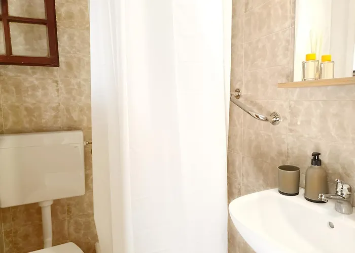 Seastone Alta Beachfront تروغير