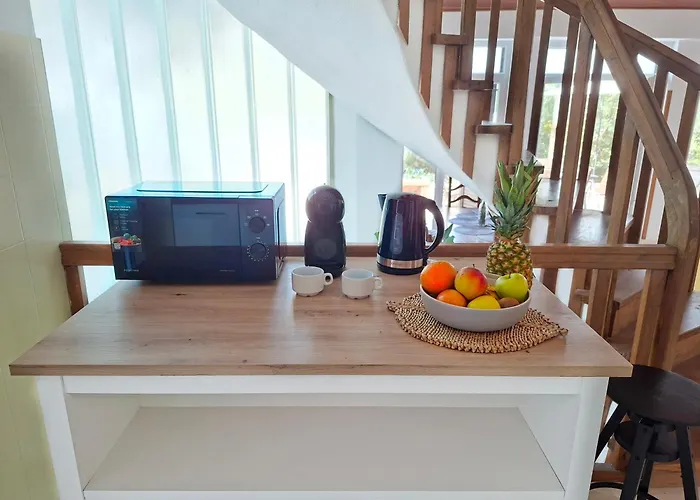 Seastone Alta Beachfront * تروغير