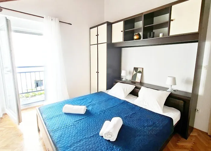 Seastone Alta Beachfront * تروغير