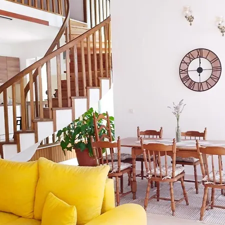 Seastone Alta Beachfront فيلة *