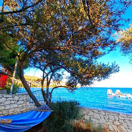 Seastone Alta Beachfront Вілла